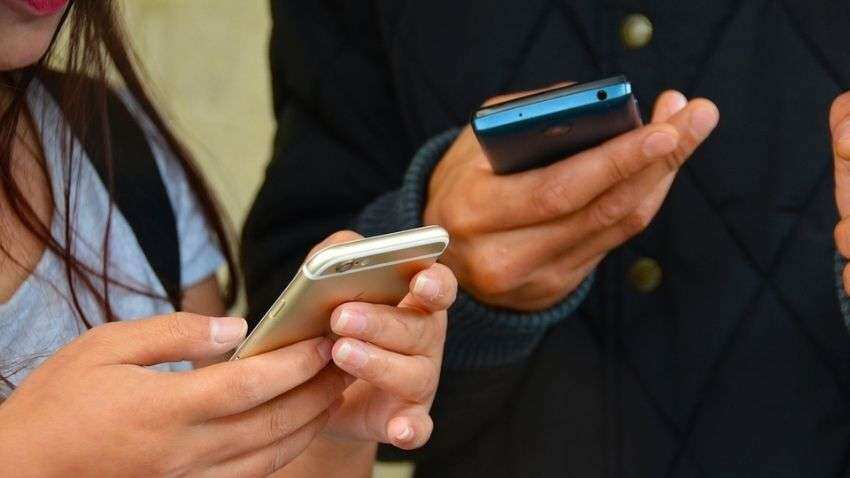 Mobile phone exports set to cross Rs 43,500 crore this fiscal