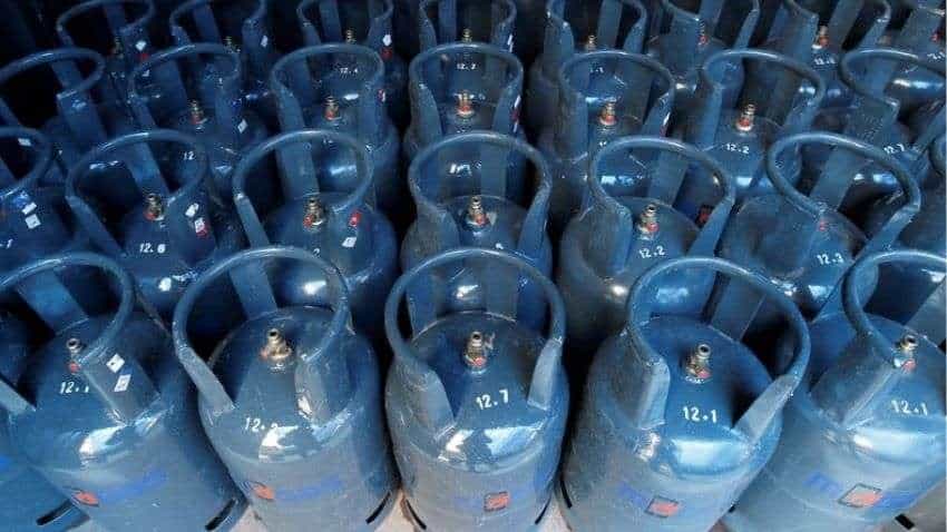 LPG gas hit by inflation, 19 kg commercial cylinder price increases by Rs 250