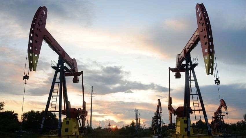 Oil climbs on prospect of fresh Russia sanctions