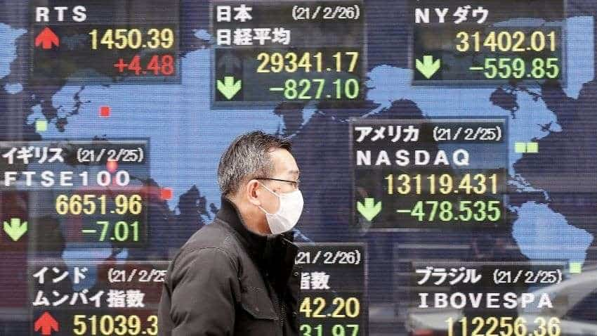 Asia stocks decline amid worries over US rate hikes, Russia sanctions