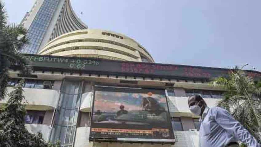 Closing Bell: Nifty holds on to 17,800, Sensex declines by more than 550 points; IT stocks worst hit 