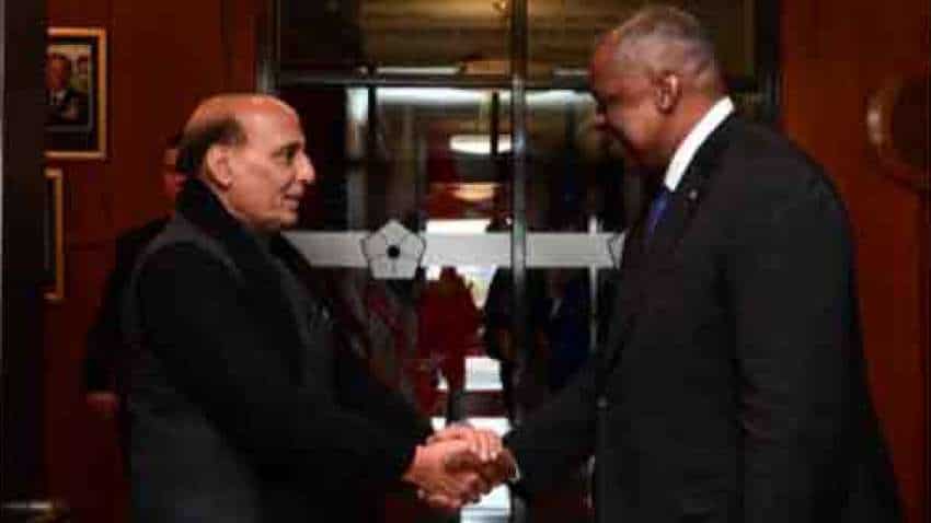 Defence Minister Rajnath Singh invites US defence companies to invest in India, support &#039;Make in India&#039; 