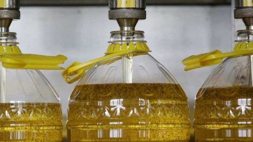 Rising edible oil prices: Government to hold crucial meeting to review prices this week 