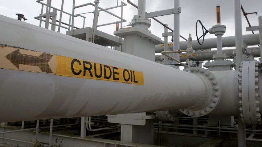 Crude oil rises nearly 1.5%, set for another weekly rise amid supply concerns