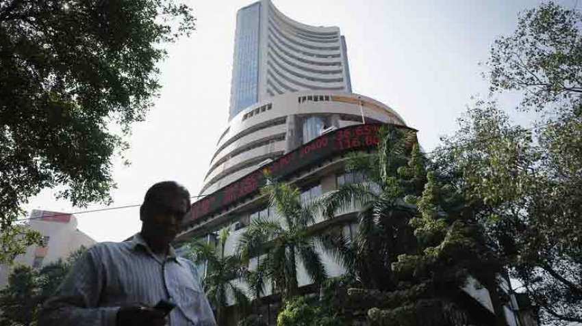 Closing Bell: Nifty ends below 15,800, Sensex sheds around 150 points; Tata Motors, M&amp;M, Sun Pharma gain in weak market 