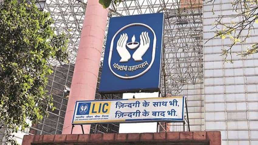 LIC IPO listing on Tuesday: Public insurer may see flat listing amid weak market sentiment – know what analysts say LIC IPO listing on Tuesday: Public insurer may see flat listing amid weak market sentiment – know what analysts say