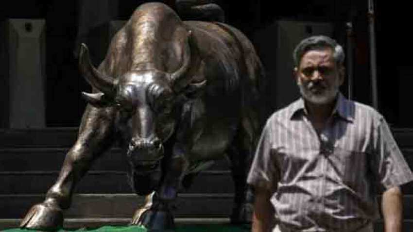 Dalal Street Corner: Metal index, broader markets help bulls take control as benchmarks extend gains for 2nd day; what should investors do on Wednesday?