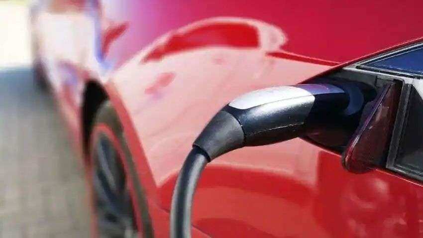 Battery swapping policy: NITI Aayog hold discussion on EV batteries today; policy may get implemented this year