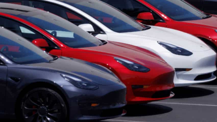 Tesla closes an office as layoff hits Autopilot jobs, including hourly ones Tesla closes an office as layoff hits Autopilot jobs, including hourly ones