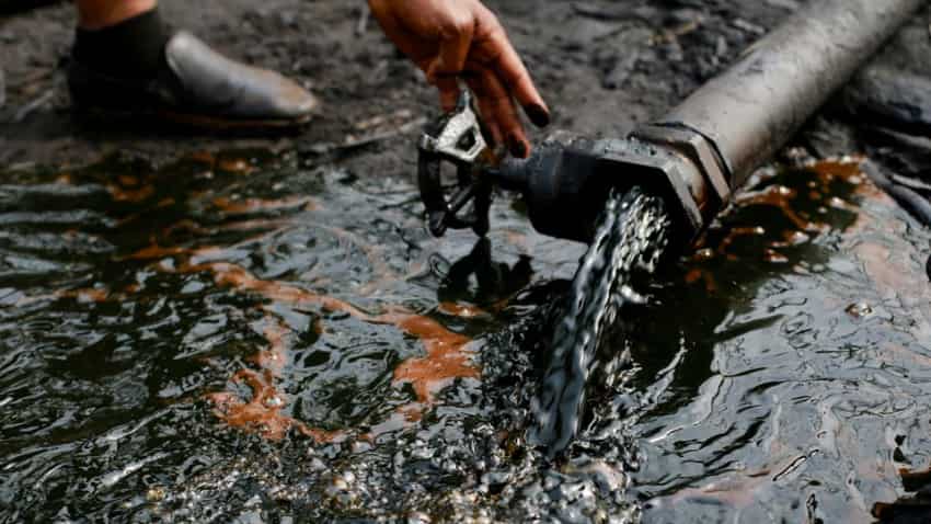 Oil prices rise for fourth day on supply worries