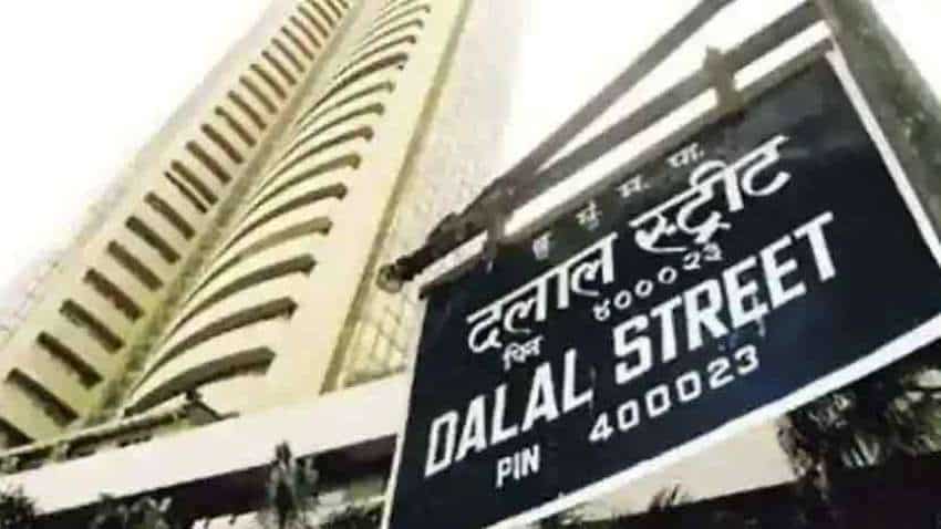 Dalal Street Corner: Global risk aversion, weak rupee force market to end with cuts ahead of earnings season; what should investors do on Wednesday? Dalal Street Corner: Global risk aversion, weak rupee force market to end with cuts ahead of earnings season; what should investors do on Wednesday?
