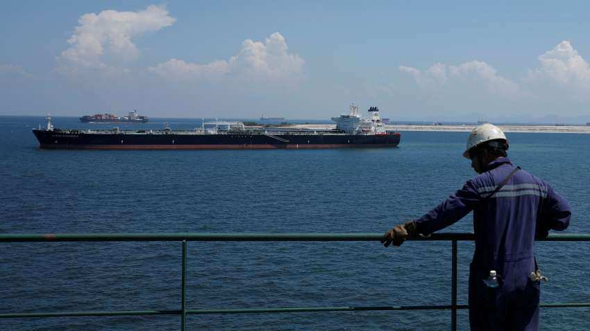 Oil prices end week on multi-month lows on recession fears
