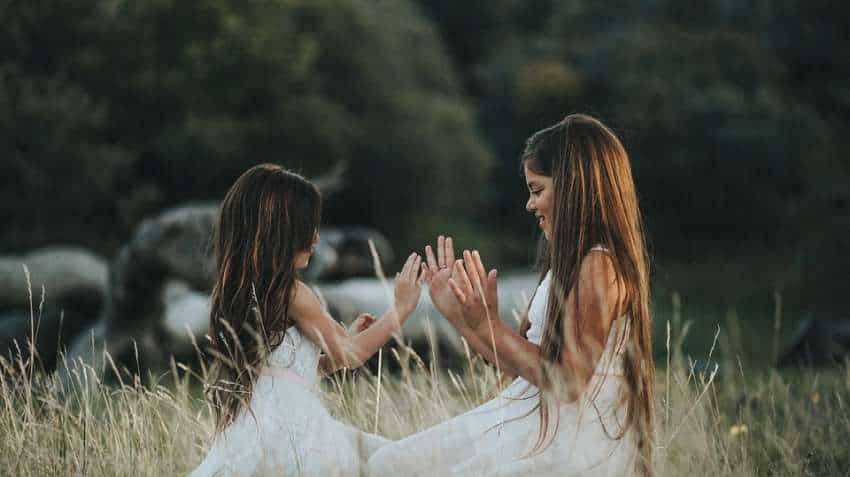Sister&#039;s Day 2022: Date, Significance, WhatsApp message, greetings