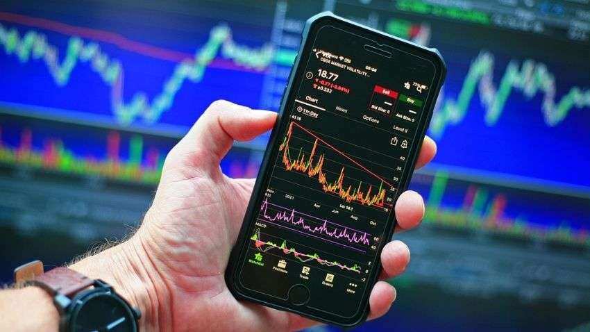 Six of top 10 companies add Rs 1,56,247.35 crore to market cap Six of top 10 companies add Rs 1,56,247.35 crore to market cap