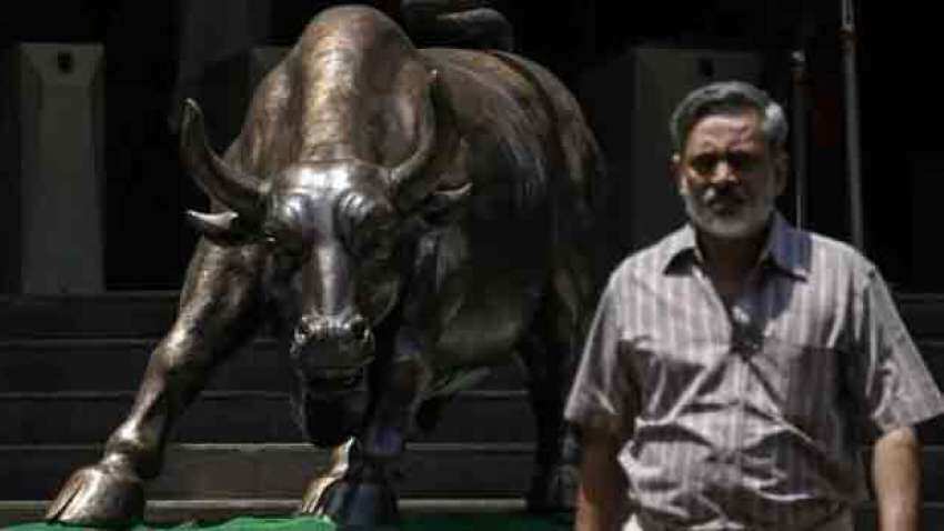 Closing Bell: Market extends rally to 7th day; Sensex ends near 60,200, Nifty settles above 17,900- Bajaj twins lead rally  