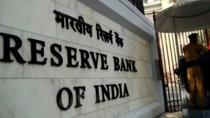 No withdrawing of funds! RBI imposes restrictions this bank - Do you have account in it?