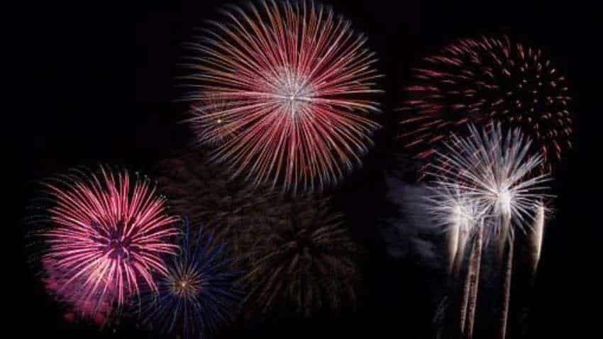 Delhi: Complete ban on firecrackers to continue this Diwali; no online sale allowed 