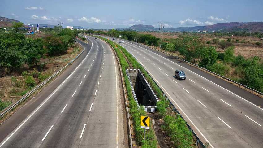 Govt to approach capital market this month to raise Rs 2,500 crore for 3 road projects