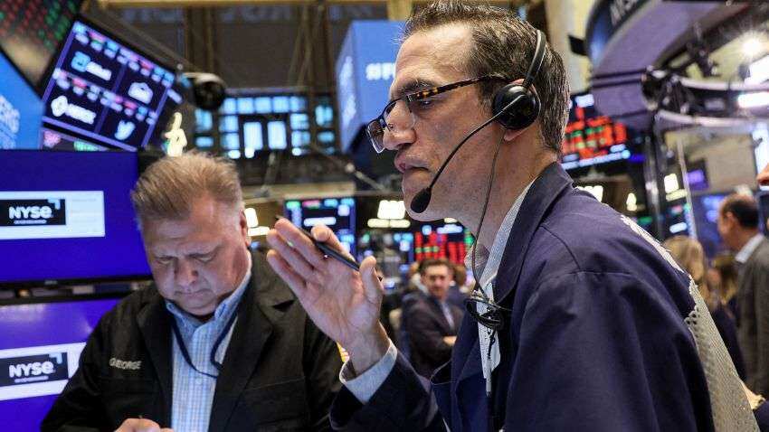 US stock market: Dow Jones ends 0.14% lower, Nasdaq 0.25% after two-day strong gains