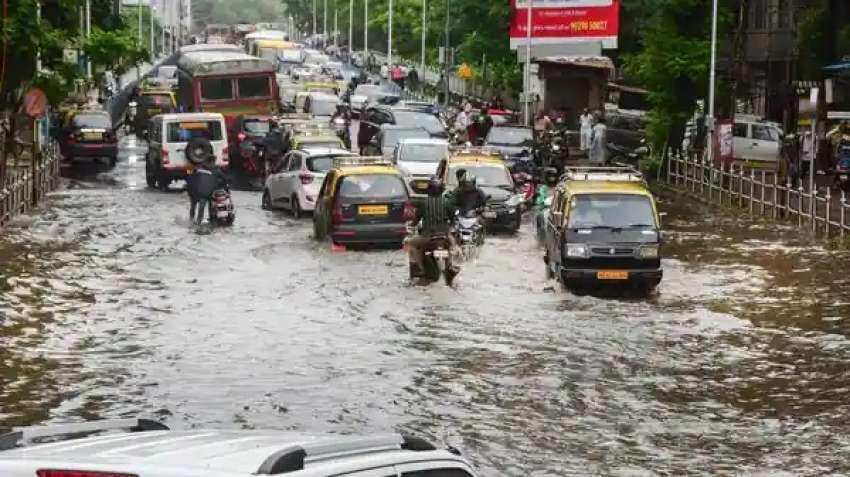 Mumbai: Heavy rains lash maximum city; IMD issues yellow alert warning of thunderstorm