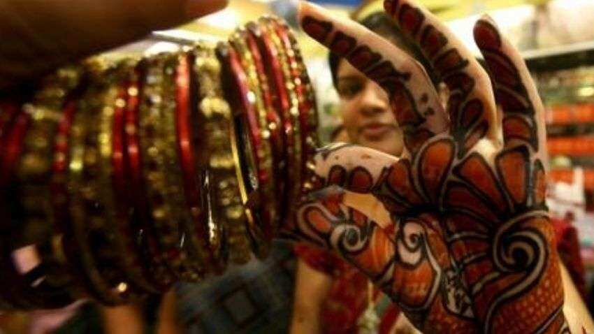Happy Karwa Chauth 2022 WhatsApp status download, wishes, messages, DP, images, stickers, GIFs | How to send Happy Karwa Chauth 2022 WhatsApp status download, wishes, messages, DP, images, stickers, GIFs | How to send