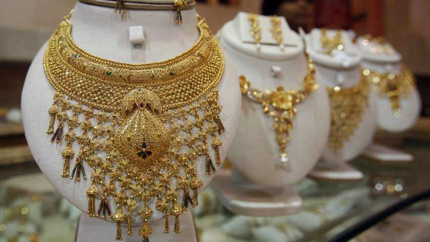 Jewellers optimistic about Dhanteras amid positive consumer sentiment and weakness in gold prices - know what experts say