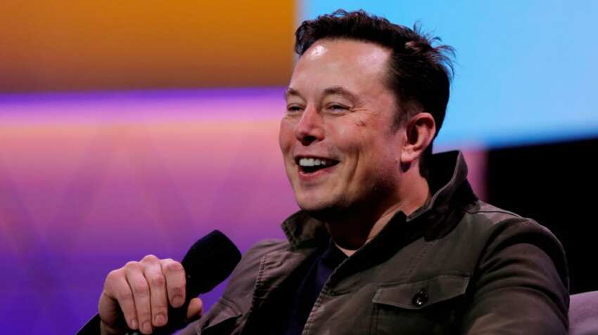 Elon Musk says users will soon be able to pick a Twitter version they like better 