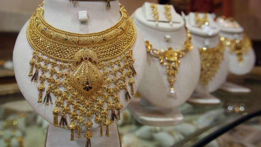 Gold Price Today: Yellow metal falls Rs 141, silver climbs Rs 132 | Check rates in Delhi, Mumbai and other cities Gold Price Today: Yellow metal falls Rs 141, silver climbs Rs 132 | Check rates in Delhi, Mumbai and other cities