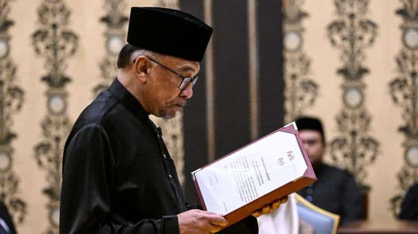 New Malaysian PM Anwar Ibrahim vows to heal divided nation, economy