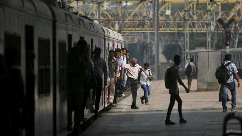 Gorakhpur-Anand Vihar Terminal Humsafar Express, Ekta Nagar-Ahmedabad Adi Jan Shatabdi among 200 cancelled trains by Indian Railways today, December 7; 29 trains diverted- Check full list; IRCTC refund rule