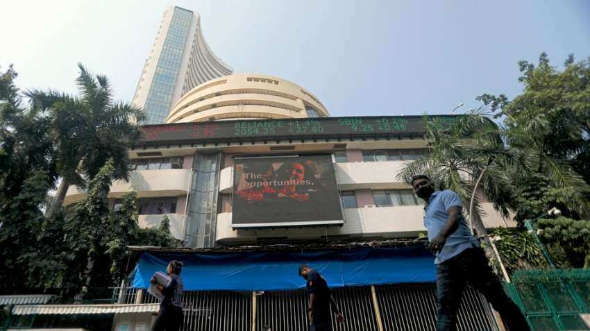 Nifty, Sensex Gainers and Losers: Nestle India and Sun Pharma end as top NSE, BSE gainers; HCL Tech cracks almost 7% - what should investors do? Nifty, Sensex Gainers and Losers: Nestle India and Sun Pharma end as top NSE, BSE gainers; HCL Tech cracks almost 7% - what should investors do?