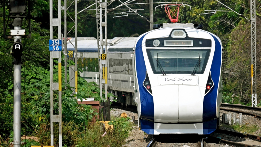 Vande Bharat Viral Garbage Photo: Railway Minister directs authorities to change cleaning system in Vande Bharat trains, seeks cooperation from people