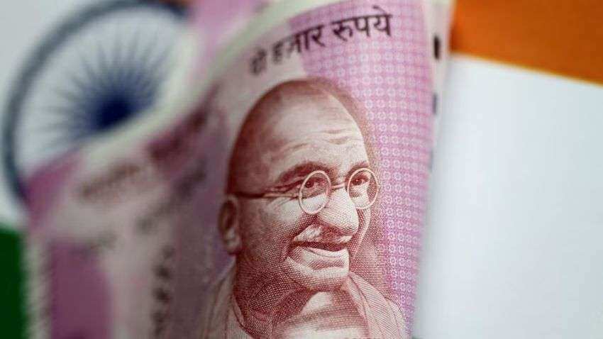 60% households expect dip in earning, seek relief in Budget: Survey 60% households expect dip in earning, seek relief in Budget: Survey