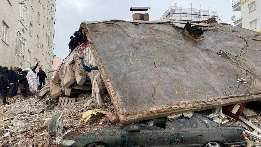 Turkey, Syria earthquake death toll mounts to 8,364 Turkey, Syria earthquake death toll mounts to 8,364