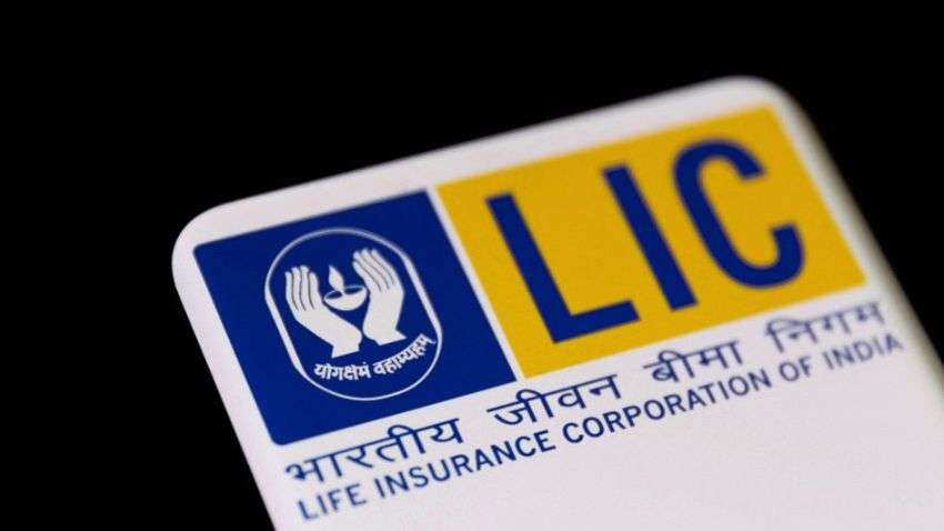 Govt mulling mandating LIC, pension fund to invest 1% in green energy Govt mulling mandating LIC, pension fund to invest 1% in green energy