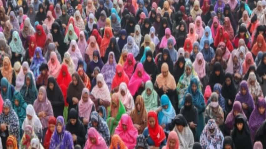 Women can offer namaz in mosques: AIMPLB to Supreme Court Women can offer namaz in mosques: AIMPLB to Supreme Court