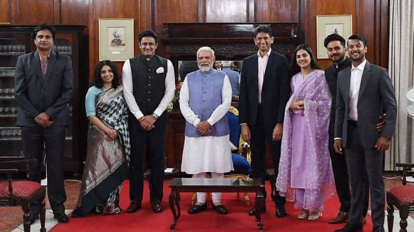 PM Narendra Modi hosts a dinner for Yash, Rishab Shetty and Ashwini Puneeth  Rajkumar at Raj Bhavan