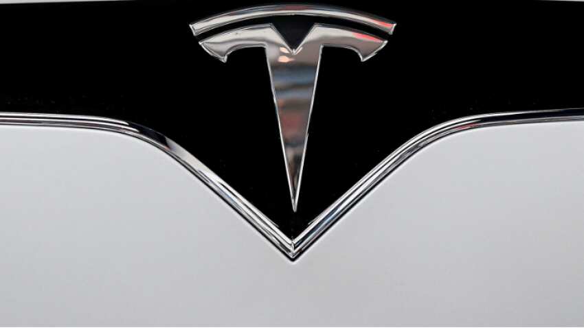 Tesla to launch solar power charging feature in app