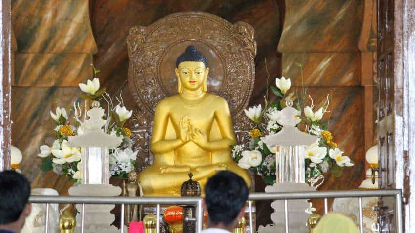 Mahavir Jayanti 2023: Best wishes, Whatsapp messages, quotes, status, images, and greetings to share