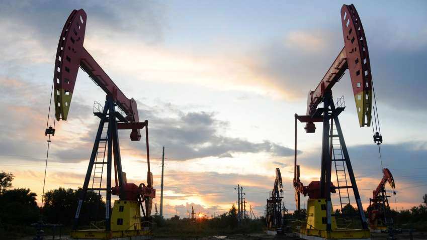 Crude oil prices decline by 2% on weak US and Chinese economic data